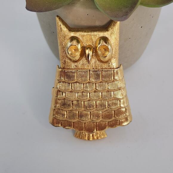 🌻3 for $18 Avon Golden Owl Perfume Locket Pin - Picture 1 of 3